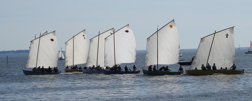 Voiles en liberté 2024 à Andernos - Le départ des pinassottes...