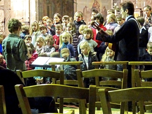 Le Concert de l'Epiphanie par les élèves de l'école Saint Bernard de Châtillon sur Seine...