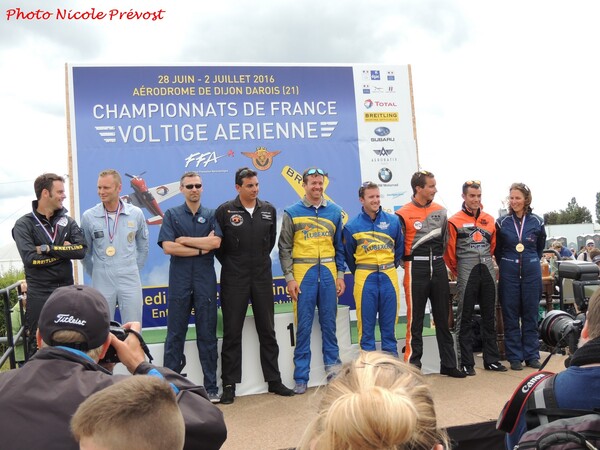 Nicole Prévost a assisté au championnat de France de voltige aérienne à Darois