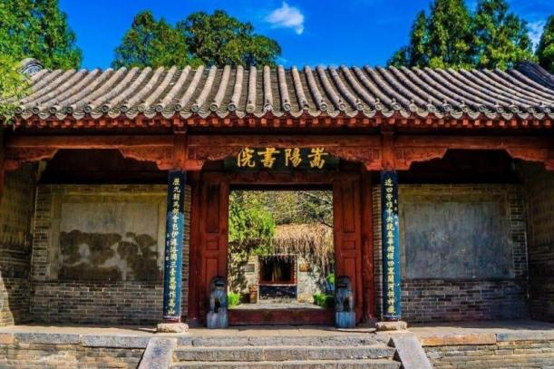 可能是包含下列内容的图片:户外