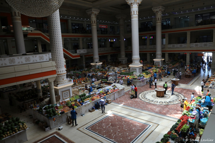 Le marché couvert de Douchanbé, Tadjikistan