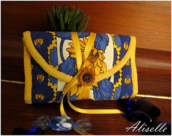 Pochette--tissu-provencal-1.jpg