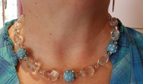 Le collier country en perles shamballa de couleur turquoise