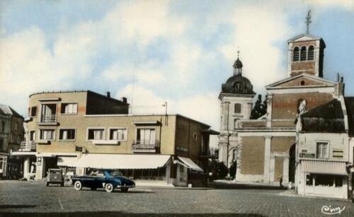 centre du Quesnoy - le Beffroi et l'Église