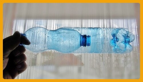Pièges à FRELONS à partir de bouteilles vides d’eau gazéifiée.