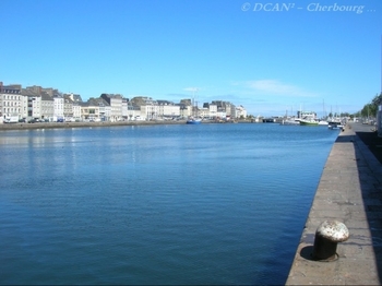 trains-cherbourg-harbor-img