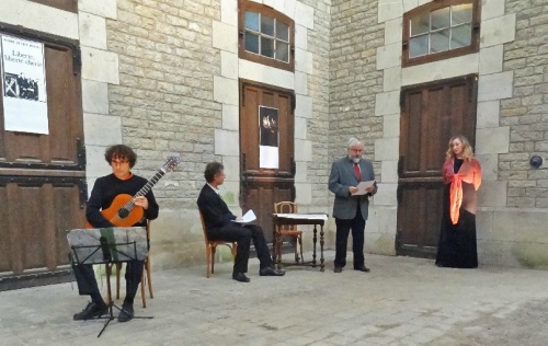 "La Rose en flammes" au château de Rochefort...