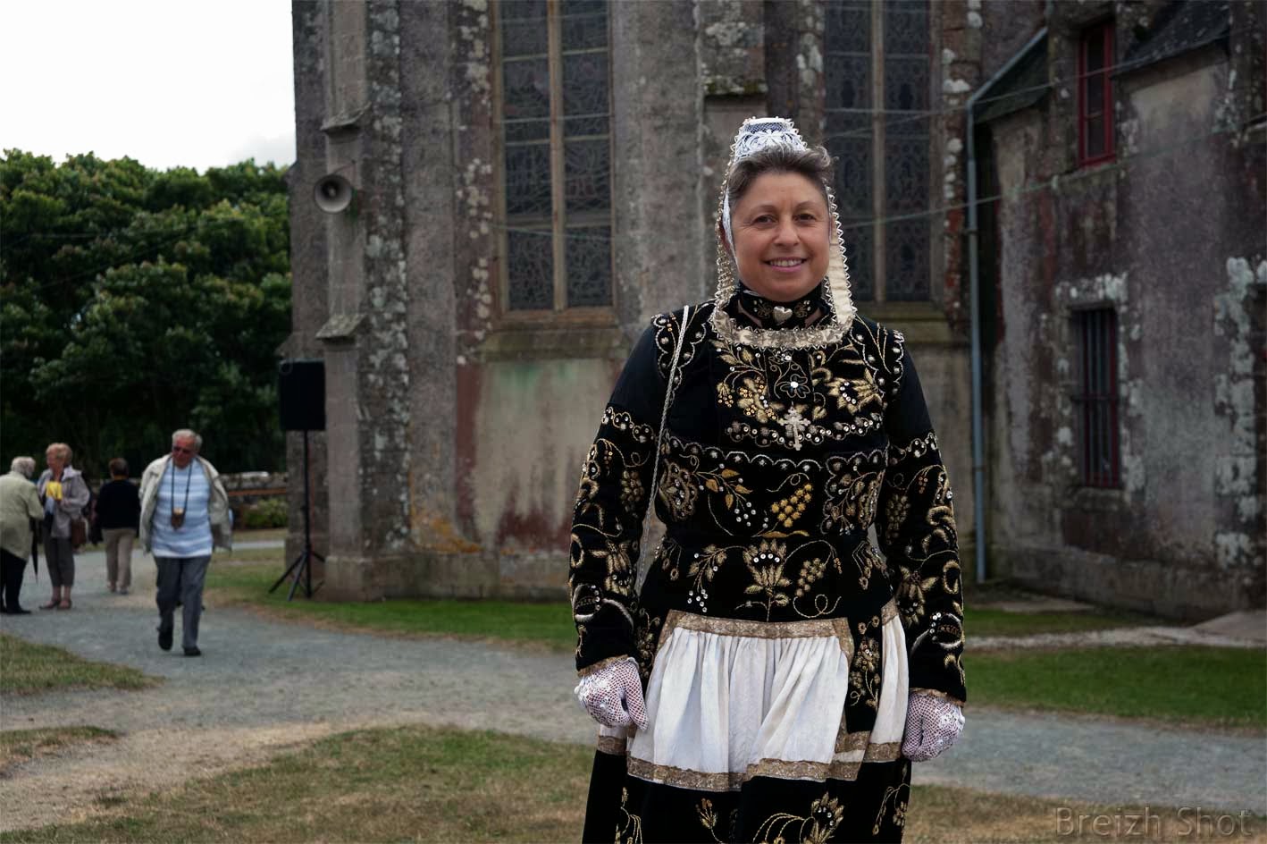 Costume breton féminin de Plonevez-Porzay - Photos 2 Breizh