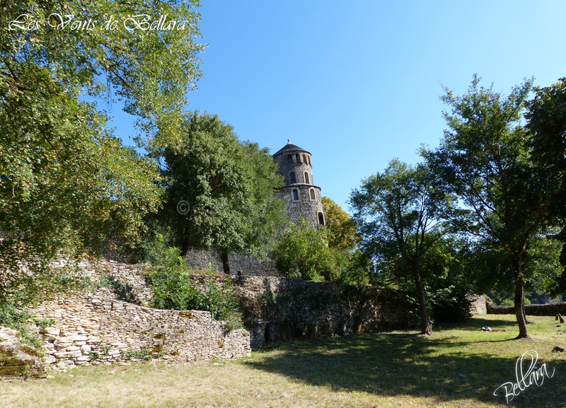 Crémieu  - Remparts du prieuré bénédictin de Saint-Hypolyte - 13ème siècle - 13