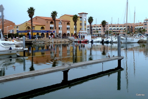 Leucate : des reflets dans le port ...