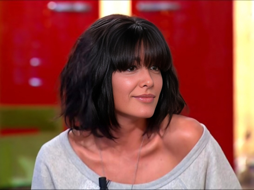 Jenifer dévoile sa nouvelle coupe de cheveux dans C à Vous