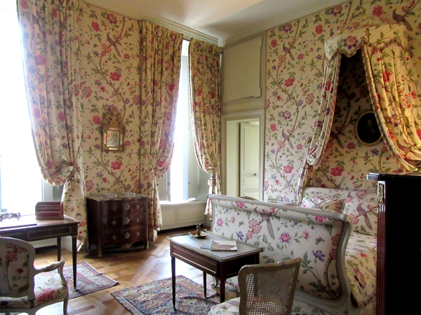 Les membres de l'Association Culturelle Châtillonnaise ont visité un château , superbement meublé, celui de la Motte-Tilly