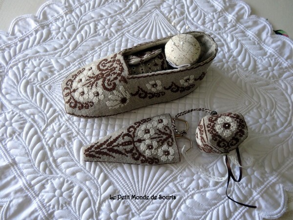 pantoufle de brodeuse et accessoires