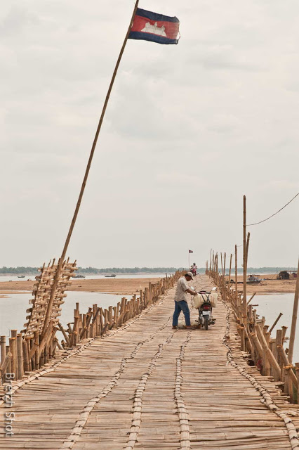 Pont en bambou de Koh Paen à Kampong Cham pont en bambou - Koh Paen à Kampong Cham
