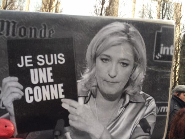 Comme Collard à Béziers, Marine Le Pen s’est fait copieusement huée à Beaucaire... Quel contraste avec les 4 millions de Français qui ont défilé 