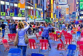 ny_time_square_03_photographers_lawn_chairs_100