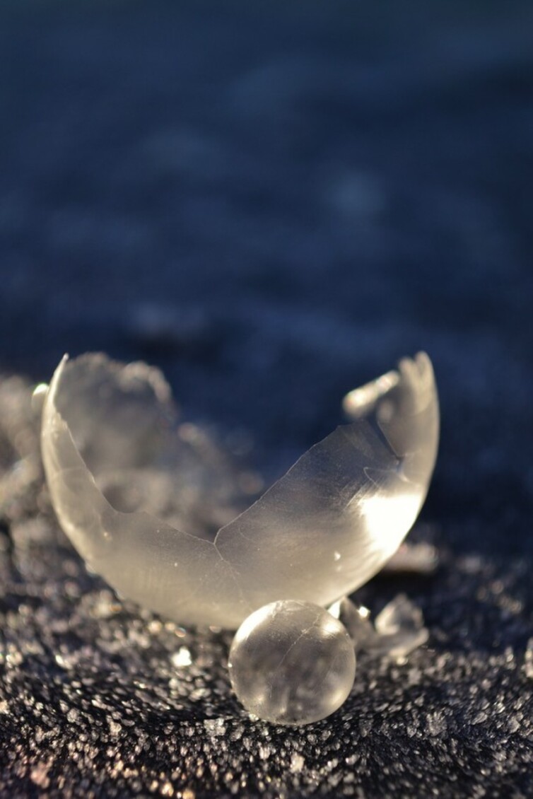 De superbes photos de bulles d'eau gelées