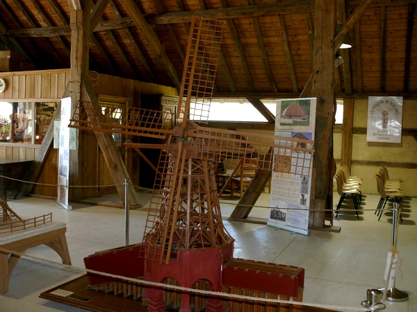 Le moulin à vent champenois de Dosches, dans l'Aube