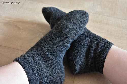 Caps : Première paire de chaussettes en tricot !