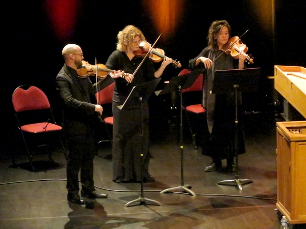 Les Epopées ont donné un superbe et magique concert de Noël  au Théâtre Gaston Bernard jeudi 8 décembre 2022....