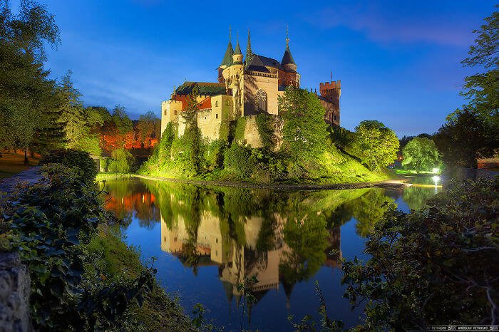 23 châteaux les plus beaux et magnifiques au monde