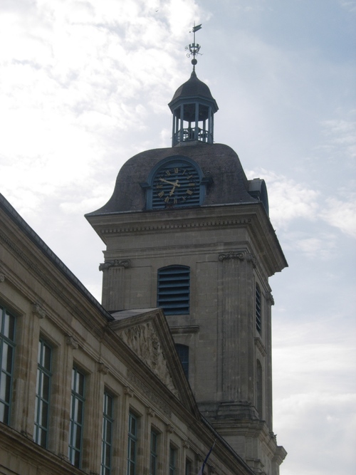 tympan de l'Hôtel de Ville et Beffroi