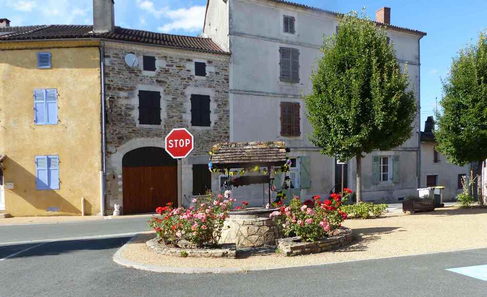 Miallet, joli village de Dordogne.