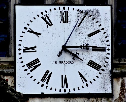 D'autres horloges vues dans des villages Châtillonnais...