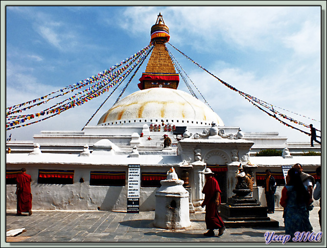 Blog de images-du-pays-des-ours : Images du Pays des Ours (et d'ailleurs ...), Stupa de Bodnath (Bouddhanath) - Katmandou - Népal