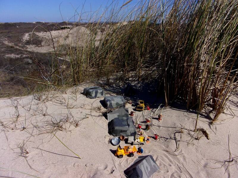 Aujourd'hui : des vacances probablement bien méritées et un village dans le sable