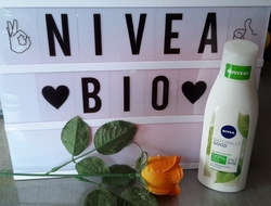 NIVEA NATURALLY GOOD