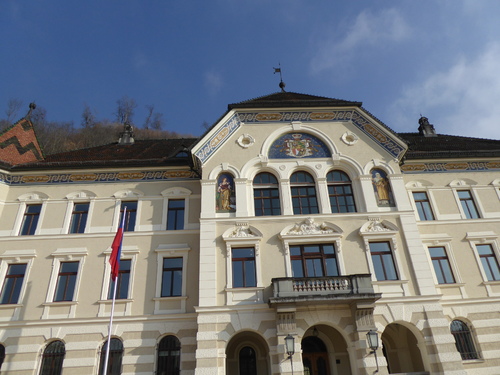 Château de Gutenberg et église à Balzers / Vaduz la mairie / Liechtenstein fev 2017