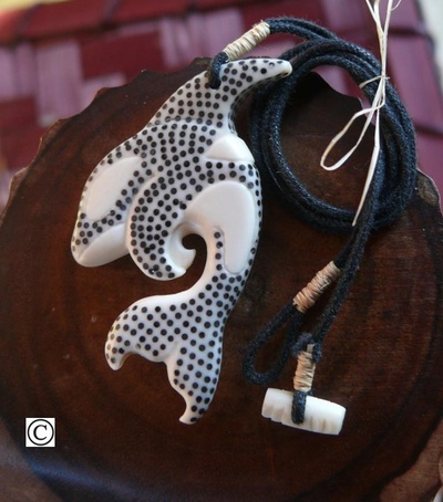 Blog de usulebis :Usulebis ,Artisan créateur de bijoux polynésiens , contact : usulebis@hotmail.fr, Pendentif orque 02