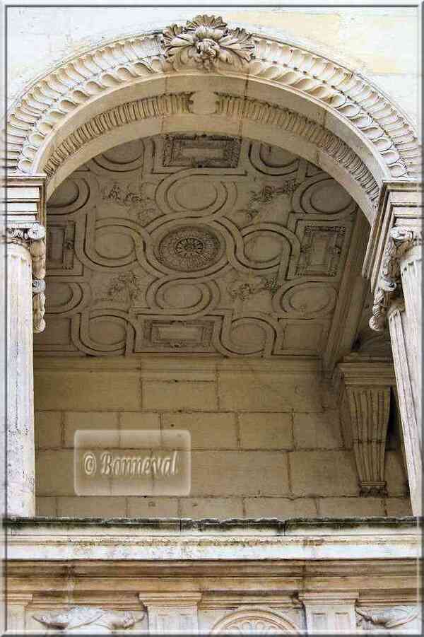 La Rochelle rue des Augustins Maison Henri II plafond galerie 1er étage