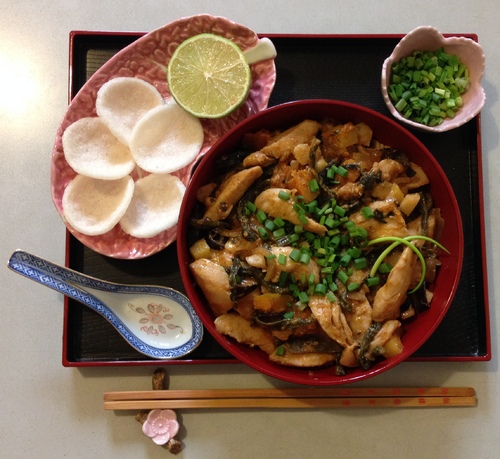 Kæng mạs̄mạ̀n (แกงมัสมั่น) - Curry Massaman à la pâte de tamarin avec poulet mariné, fruits & légumes variés