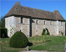 LES REMPARTS DU MESNIL-JOURDAIN (Eure)