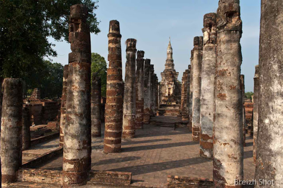 Wat Mahathat - Sukhothaï :  Les piliers du vihara