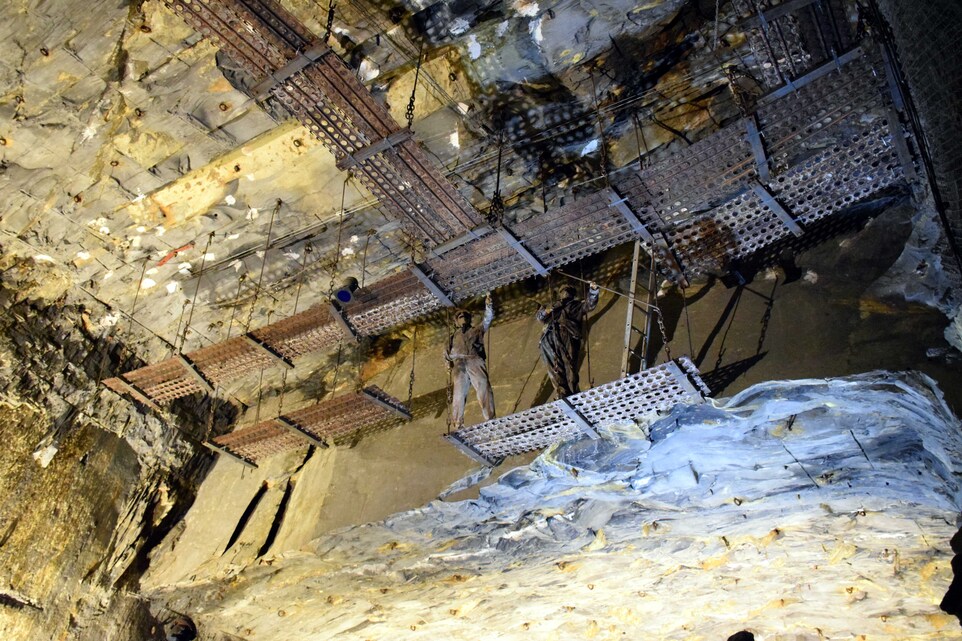 J8 - Noyant-la-Gravoyère - Dans la mine bleue - Chambre d'extraction de l'ardoise