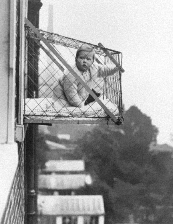 photos historiques cages pour bebe immeuble   40 photos historiques à ne pas louper   vintage photo passe image historique histoire 
