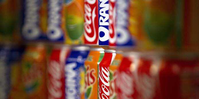 Des députés veulent surtaxer les sodas pour supprimer d'autres taxes alimentaires
