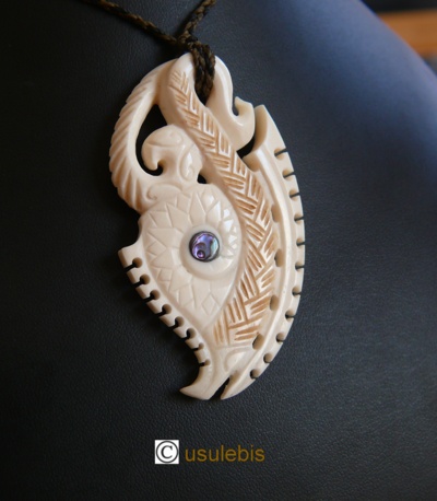 Blog de usulebis :Usulebis ,Artisan créateur de bijoux polynésiens , contact : usulebis@hotmail.fr, Pendentif Hameçon N° 17