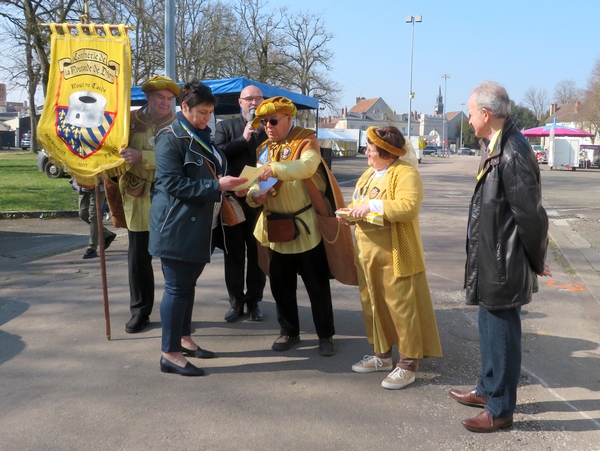 Lors de la fête du Crémant, quatre conféries ont intronisé des Châtillonnais...