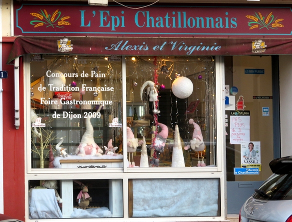 Quelques belles vitrines des commerces de Châtillon sur Seine, décorées pour les Fêtes de 2023....