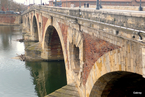 Toulouse : le Pont Neuf sans le soleil !