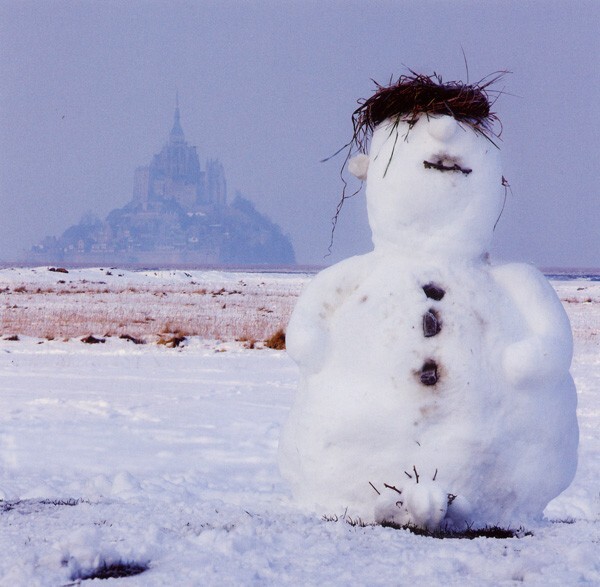 796 - Le Bonhomme de neige du Mont Saint-Michel