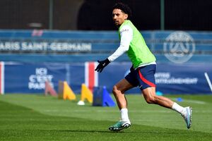 season psg training soccer united to win 