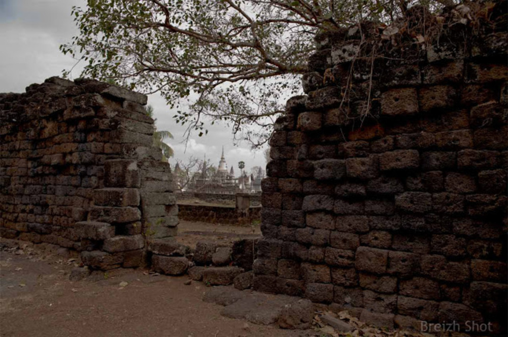 Banteay Prei Nokor - Le mur d'enceinte, le Vat