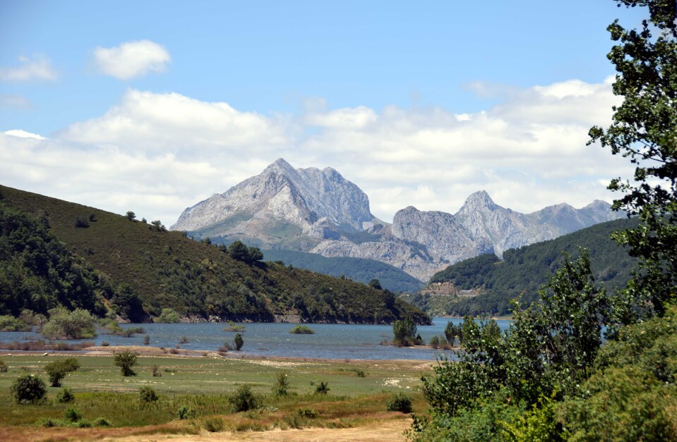 Espagne - Asturias - Picos de Europa - Embalse de Riaño