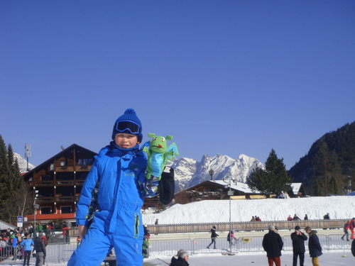 Au ski avec Lucas et sa famille.