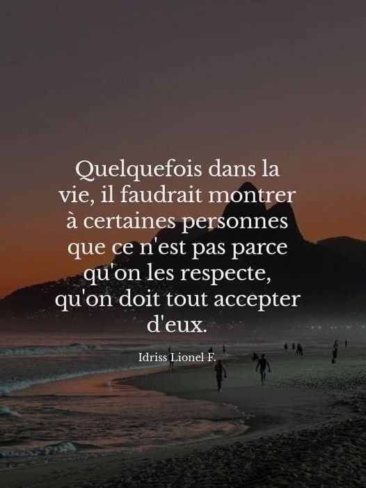 Peut être une image de 4 personnes et texte